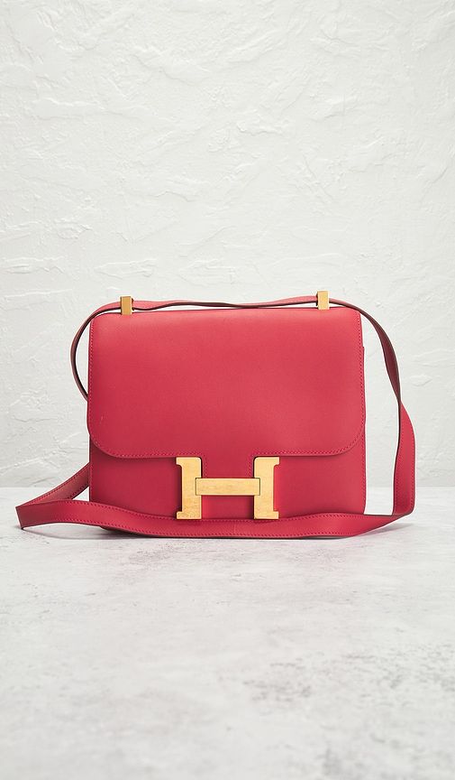 Hermes Swift Constance 24 Shoulder Bag in Red - FWRD Renew - Modalova