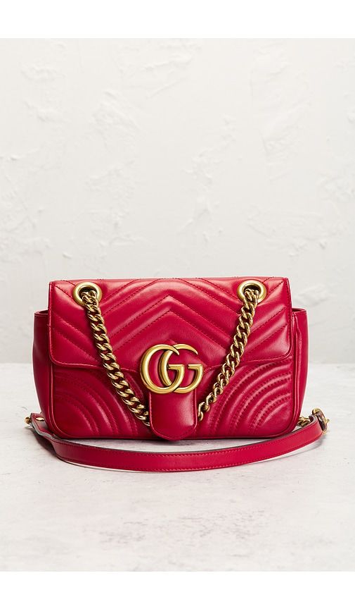 Gucci Mini GG Marmont Shoulder Bag in Red - FWRD Renew - Modalova