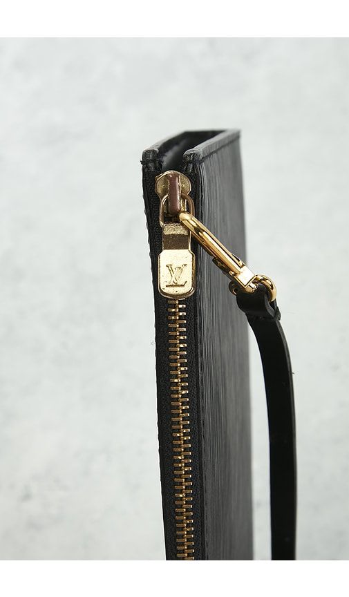 Louis Vuitton Epi Pochette Accessoires 24 Shoulder Bag in - FWRD Renew - Modalova