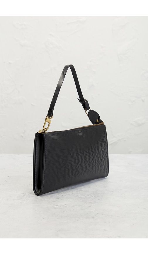 Louis Vuitton Epi Pochette Accessoires 21 Shoulder Bag in - FWRD Renew - Modalova