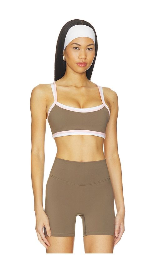 Contrast Layered Sports Bra in Brown. - size L (also in M, S, XS) - FORM - Modalova
