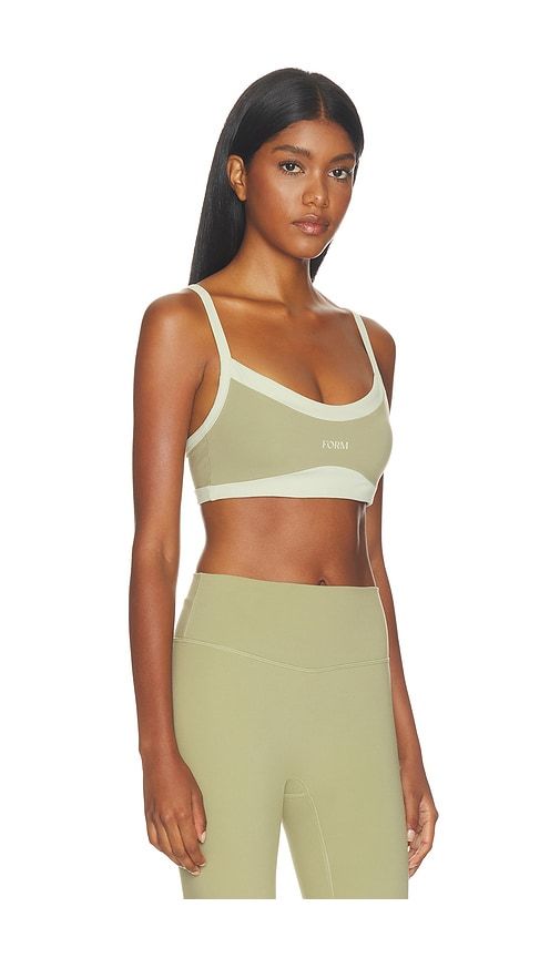 Scoop Contrast Sports Bra in & in . - size L (also in M, S, XS) - FORM - Modalova