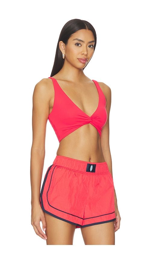X FP Movement Never Better Twist Crop Bra in Red. - size M (also in S) - Free People - Modalova