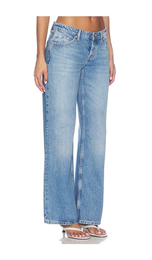 Tennessee Low Rise Bf Jeans in Blue. - size 24 (also in 25) - Free People - Modalova