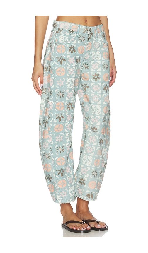 X We The Free Good Luck Printed Barrel in Blue. - size 26 (also in 27, 25) - Free People - Modalova