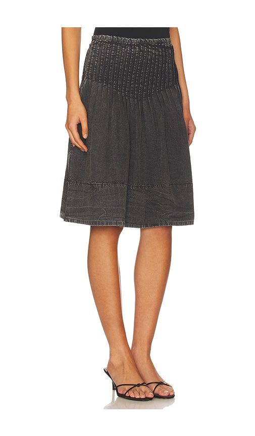 Peyton Pintuck Midi Skirt In in Black. - size 0 (also in 4, 8, 10, 6) - Free People - Modalova