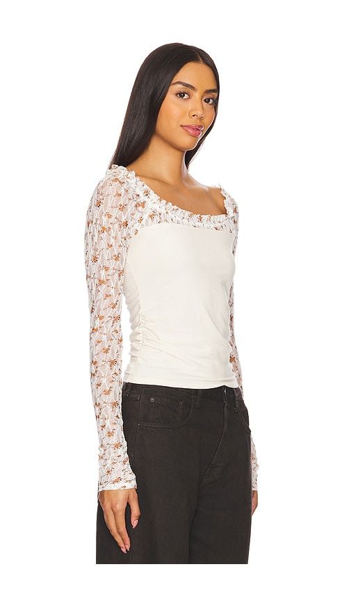 Josie Long Sleeve in Cream. - size M (also in S) - Free People - Modalova