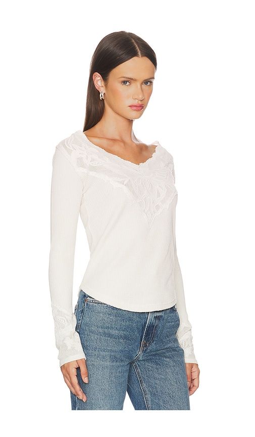 Butterfly Cuff Top in Ivory. - size M (also in S, XS) - Free People - Modalova