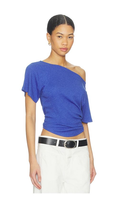 X Lucy Off The Shoulder Tee in Blue. - size L (also in M, XL) - Free People - Modalova