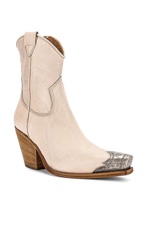 Brayden Western Boot in White. - size 36 (also in 40) - Free People - Modalova