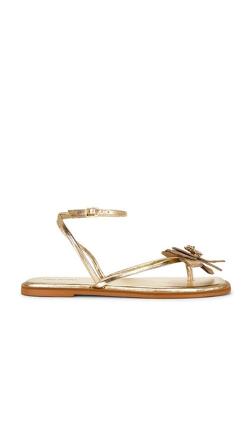Mismatch Magnolia Sandal in Metallic . - size 6 (also in 6.5, 7, 7.5, 9.5) - Free People - Modalova