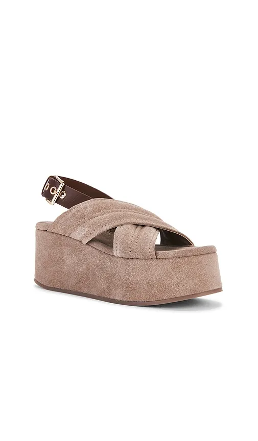 Beach Party Platform Sandal in Brown. - size 10 (also in 6.5, 7, 7.5, 8, 8.5, 9, 9.5) - Free People - Modalova