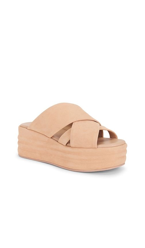 Wanderbay Flatform Sandal in Rose. - size 6 (also in 6.5, 7, 7.5, 8, 8.5, 9, 9.5, 11) - Free People - Modalova