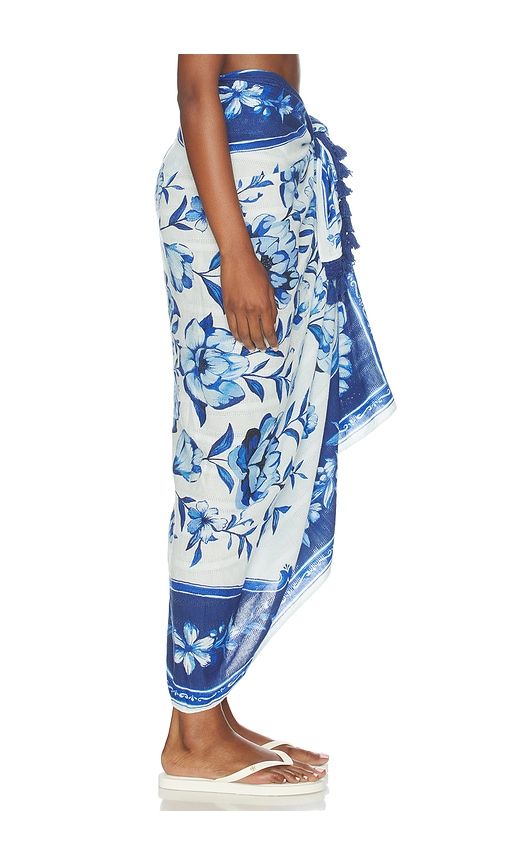 Porcelain Garden Sarong in - FARM Rio - Modalova