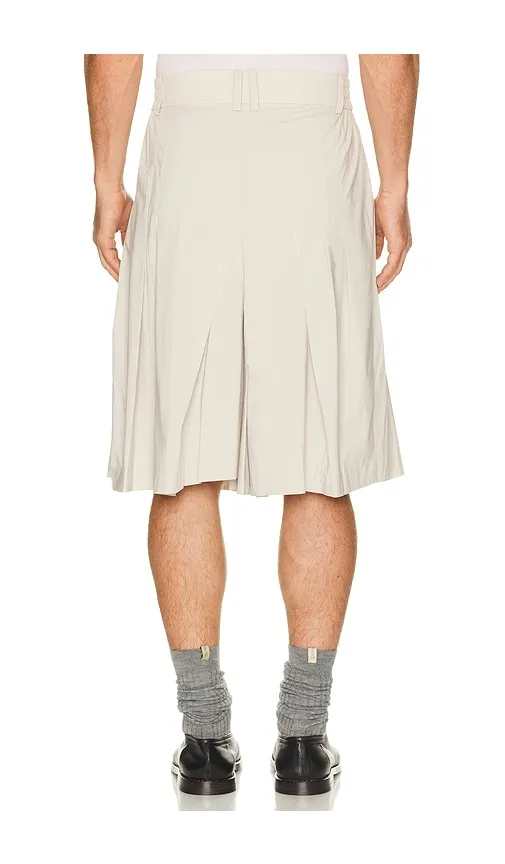 Irregular Pleats Shorts in Tan. - size L (also in M, S, XL/1X) - Feng Chen Wang - Modalova