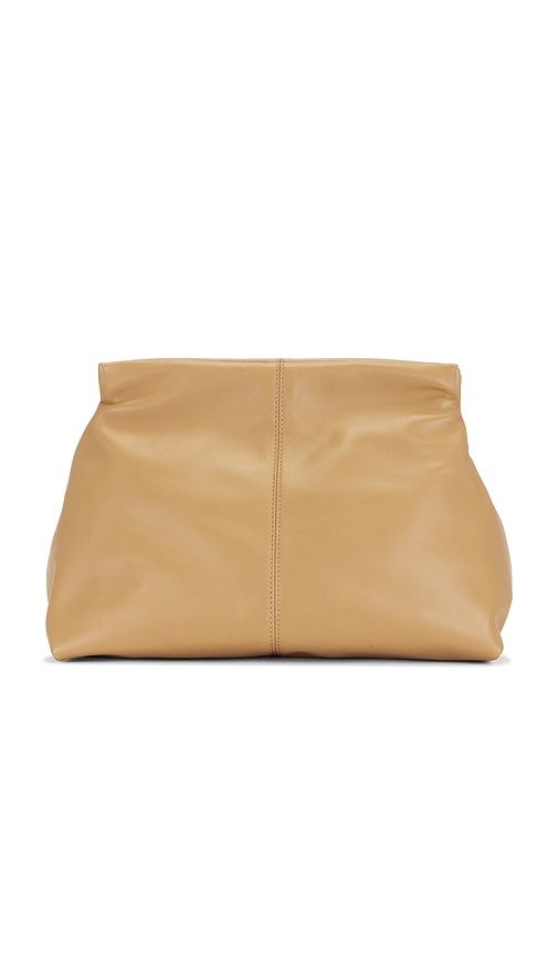 Flattered Clay Clutch in Tan - Flattered - Modalova