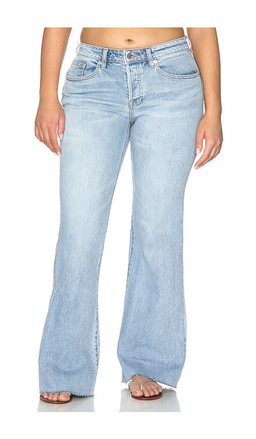 Vintage Low Rise Relaxed Flare Jeans in Blue. - size 0 (also in 10, 14, 2, 4, 6, 8) - Good American - Modalova