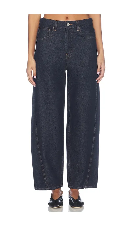 Vintage Barrel Ankle Jean in Blue. - size 0 (also in 10, 12, 14, 2, 4, 6, 8) - Good American - Modalova