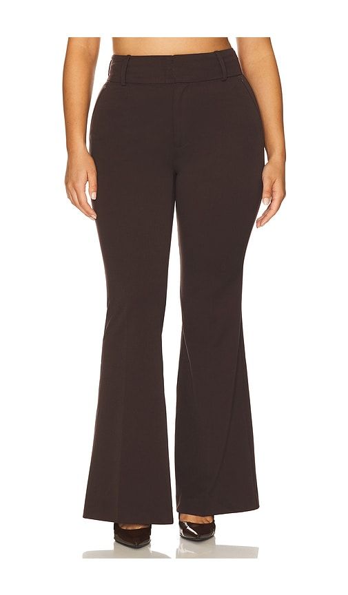 Essential Suiting Flare Trousers in Chocolate. - size 00 (also in 2) - Good American - Modalova