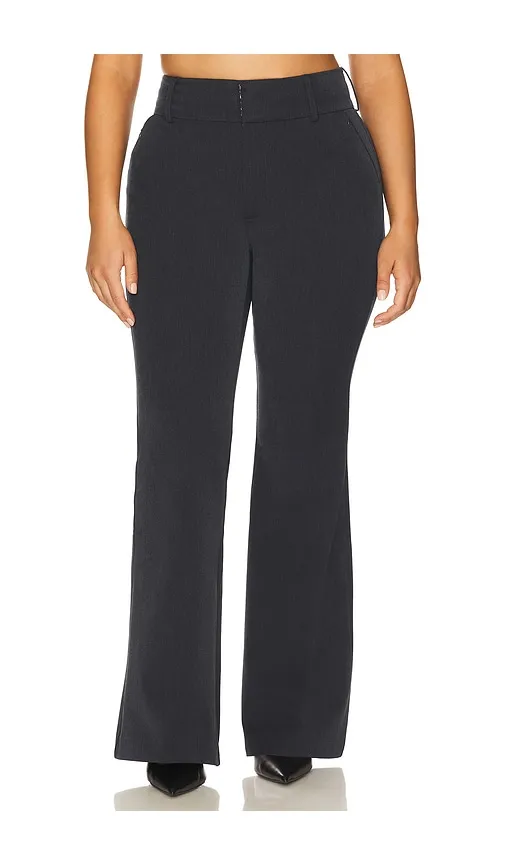 Essential Suiting Flare Trousers in Grey. - size 0 (also in 2, 22, 24) - Good American - Modalova