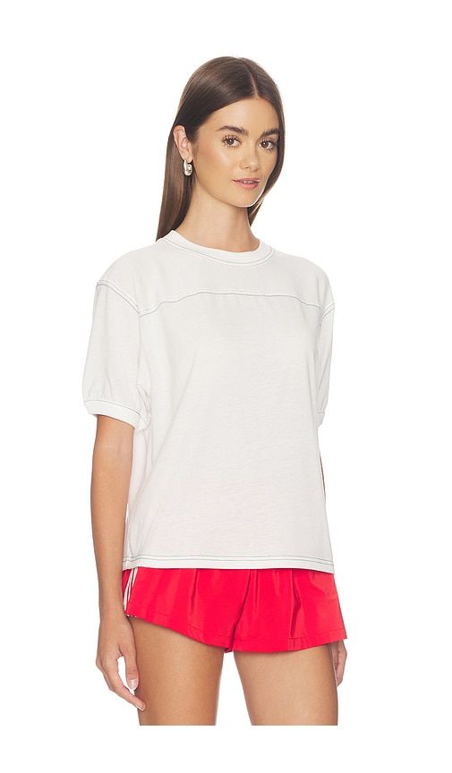 The Gym Tee in Ivory. - size L (also in M, S, XS) - Good American - Modalova