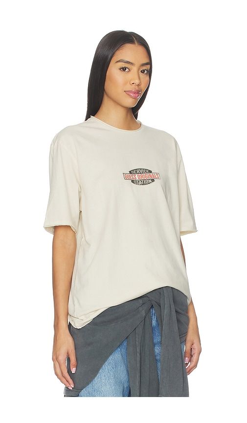 Service Station Tee in Cream. - size S (also in XL/1X, XS) - Guess Originals - Modalova