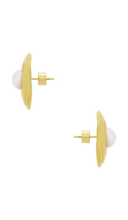 Odette Pearl Earring in Metallic - Galley Los Angeles - Modalova