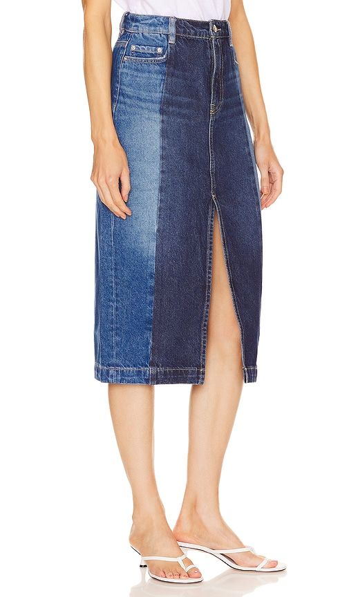 Robin Seamed Tonal Midi Skirt in Denim-Medium. - size 24 (also in 23) - GRLFRND - Modalova
