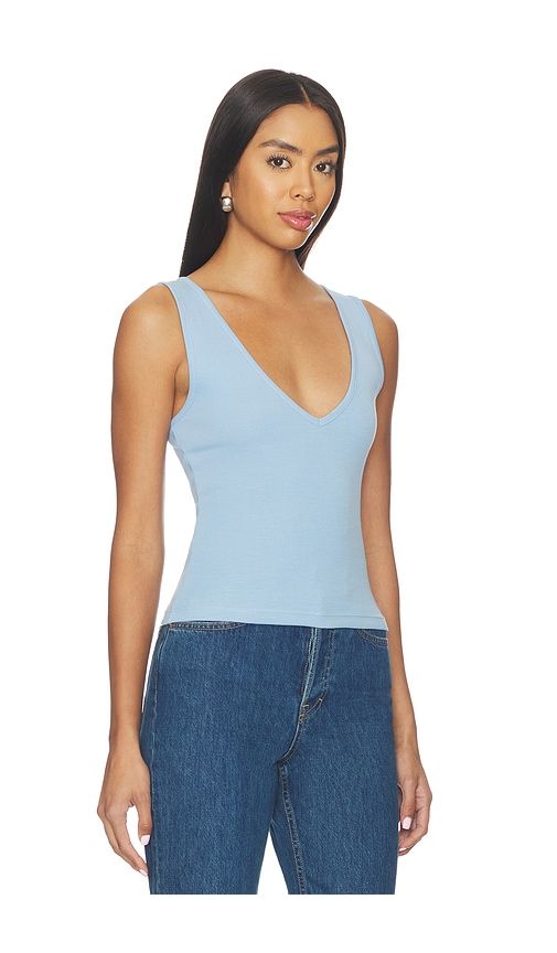 V-neck Muscle Tank in Baby Blue. - size L (also in M, S, XL) - GRLFRND - Modalova