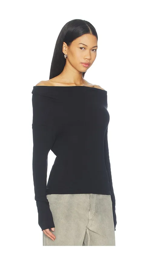 Off Shoulder Long Sleeve Tee in . - size L (also in M, S, XL, XS, XXS) - GRLFRND - Modalova
