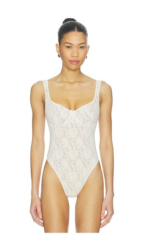 Signature Lace Underwire Bodysuit in Cream. - size L (also in M, S) - Hanky Panky - Modalova