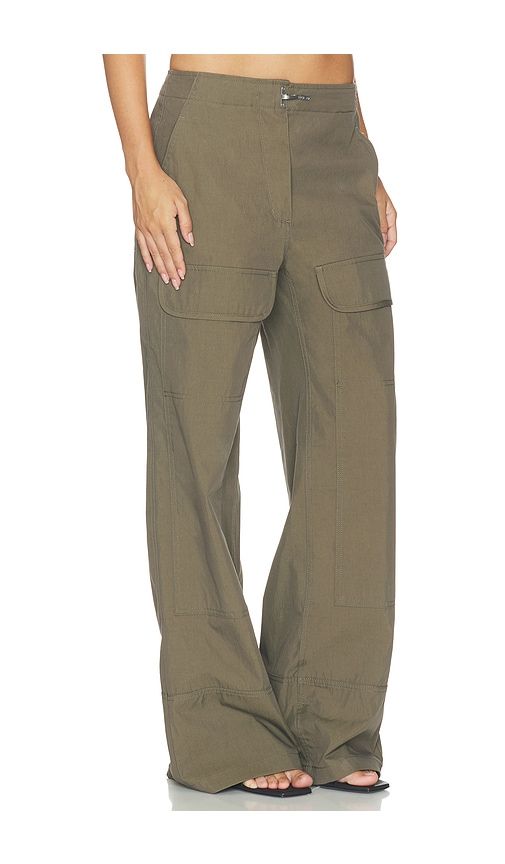 Straight Leg Cargo Pant in Army. - size L (also in M, S, XL, XS) - HAELO - Modalova