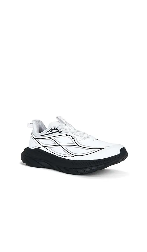 Mach Remastered Sneaker in White. - size 10 (also in 10.5, 11, 11.5, 7, 7.5, 8, 8.5, 9, 9.5) - HOKA - Modalova