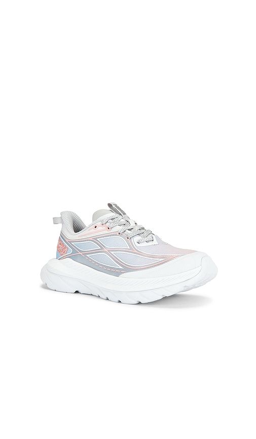 Mach Remastered Aura Sneaker in Grey. - size 5.5 (also in 6, 6.5, 7, 7.5, 8, 8.5, 9, 9.5) - HOKA - Modalova