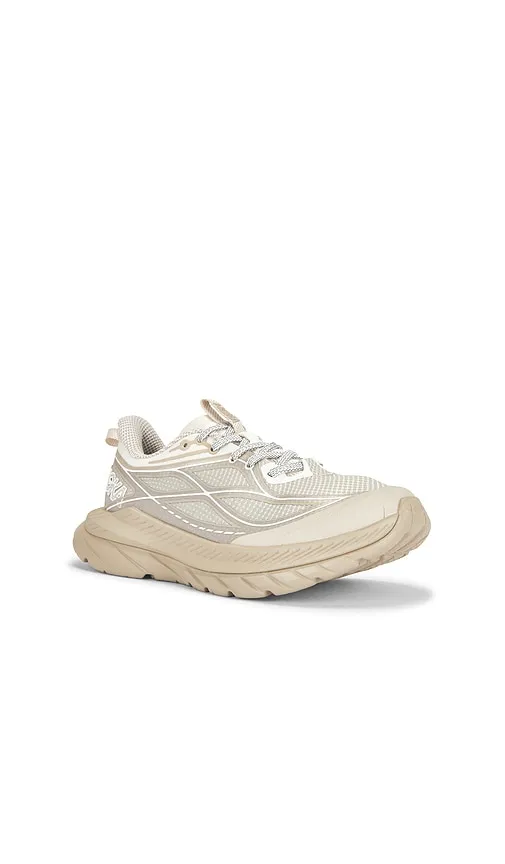 Mach Remastered Aura Sneaker in Taupe. - size 10 (also in 6, 6.5, 7, 7.5, 8, 8.5, 9, 9.5) - HOKA - Modalova