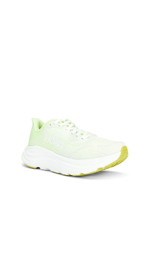 Clifton 11 Sneaker in Yellow. - size 6 (also in 7, 7.5, 8, 9) - HOKA - Modalova