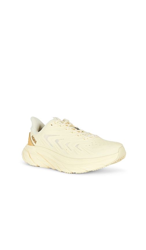 Clifton Utl Sneaker in Yellow. - size 10 (also in 5.5, 6, 6.5, 7, 7.5, 8, 8.5, 9, 9.5) - HOKA - Modalova