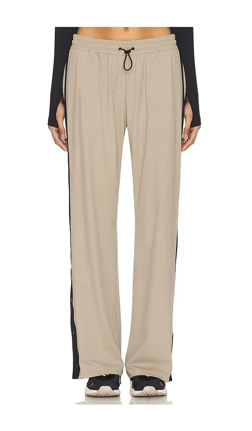 X Mona Kattan Alba Pant in Beige. - size L (also in M, S, XL, XS) - Heroine Sport - Modalova