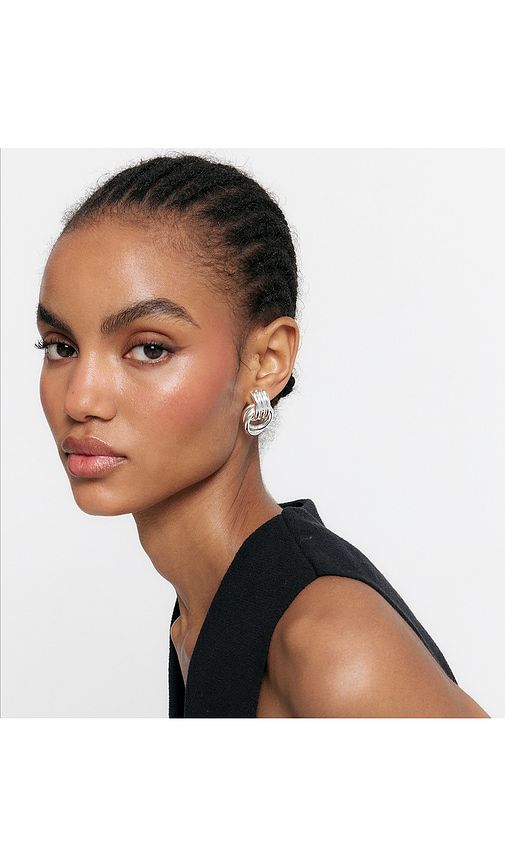 Mini Knot Earrings in Metallic - Heaven Mayhem - Modalova