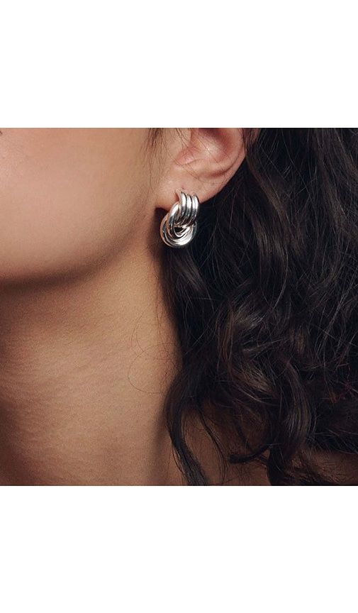 Baby Knot Earrings in Metallic - Heaven Mayhem - Modalova