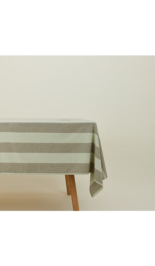 Essential Striped Tablecloth in Green - HAWKINS NEW YORK - Modalova