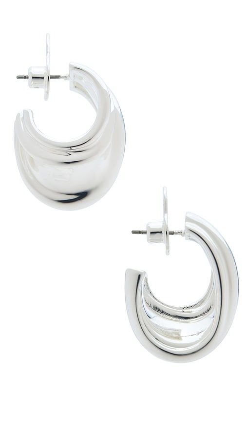 Leona Hoops in Metallic - Jenny Bird - Modalova