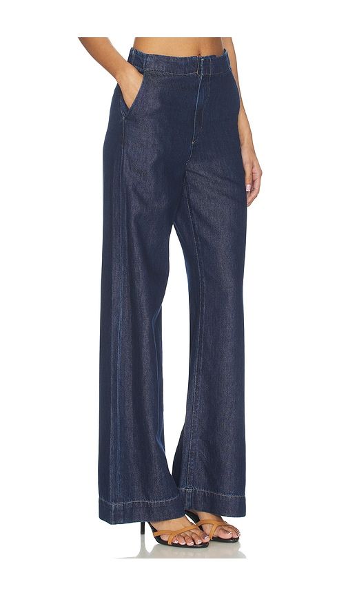The Clean Denim Trouser Jeans in Blue. - size 26 (also in 24, 25, 27, 28, 29, 30, 31, 33, 34) - Joe's Jeans - Modalova