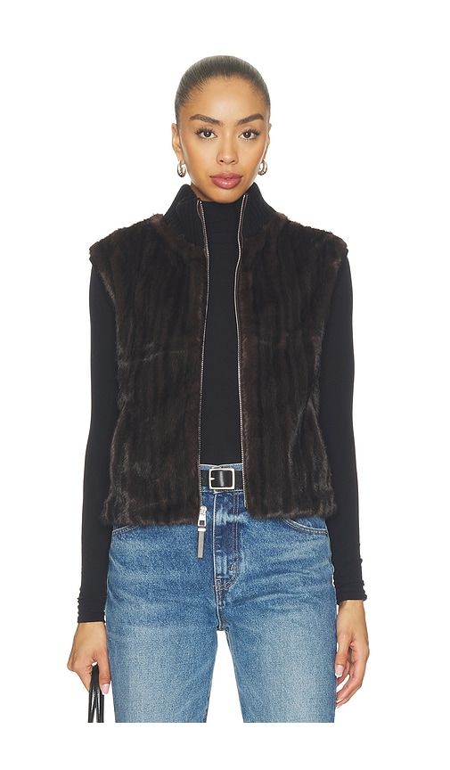 Luma Turtleneck Vest in Chocolate. - size L (also in M, S, XL, XS) - SIMKHAI - Modalova