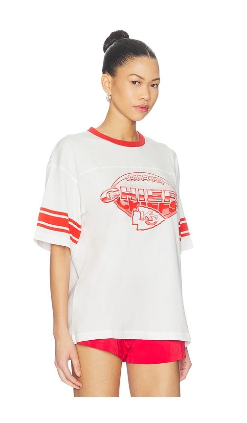 Chiefs Oversized Stripe Ringer Tee in . - size L (also in M, S, XL/1X) - Junk Food - Modalova