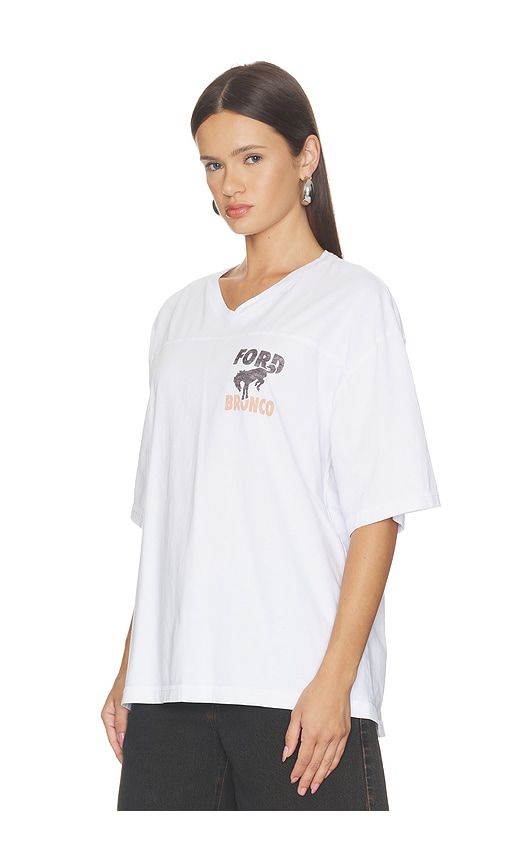 Ford Bronco Oversized Tee in White. - size L/XL (also in S/M, XS/S) - Junk Food - Modalova