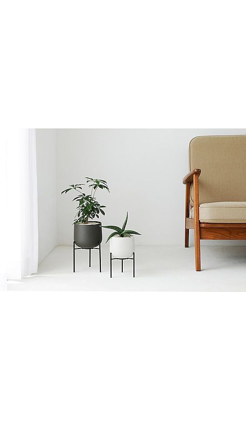 In Ceramic Plant Pot 211 in Cream - KINTO - Modalova