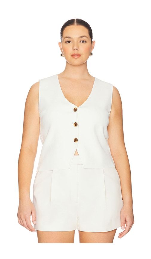 Donellen Knit Vest in White. - size L (also in M, S, XL) - L'Academie - Modalova