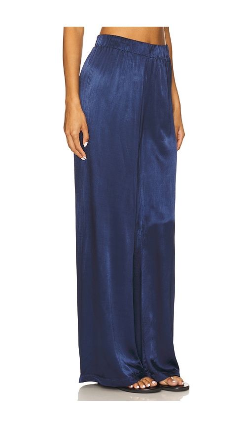 Call Chill Silky Wide Leg Long Pant in Navy. - size L (also in XL) - LA Made - Modalova