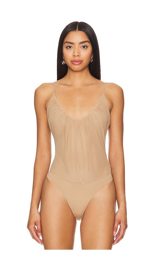 Gelina Ruched Bodysuit in Tan. - size L (also in M, S, XL) - L'AGENCE - Modalova